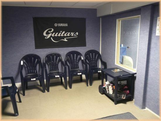 2431404salle d attente 1 jpg